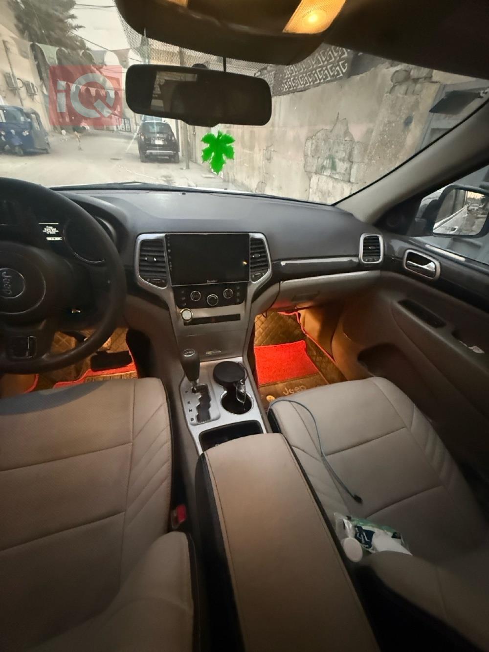 جیپ گراند شیرۆکی